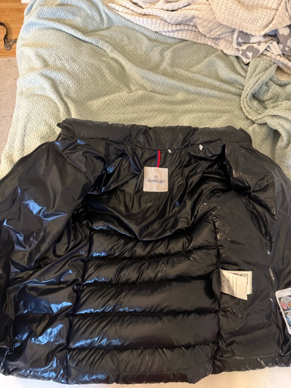 Moncler Women's Black Fur-Trim Hooded Puffer Jacket - Picture 6 of 8